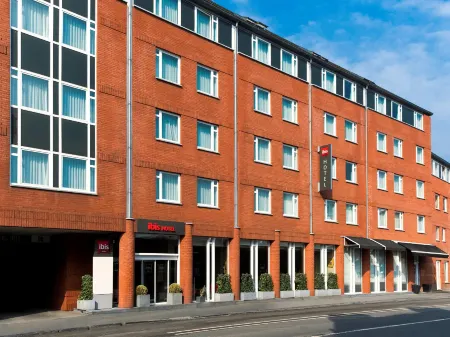 ibis Namur Centre Отели рядом с достопримечательностью «Couvent des Soeurs de Notre-Dame (Convent of the Sisters of Notre-Dame)»