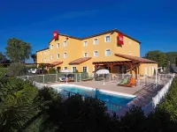 ibis Manosque Cadarache - piscine