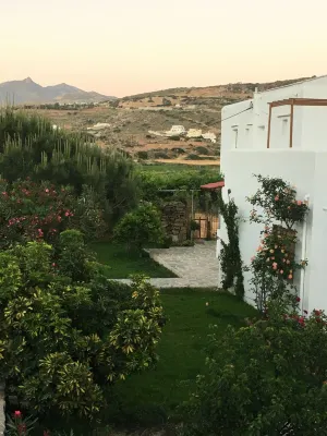 Ninemia Naxos Suites