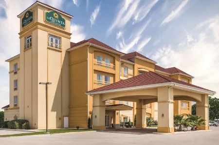 La Quinta Inn & Suites by Wyndham Brownwood