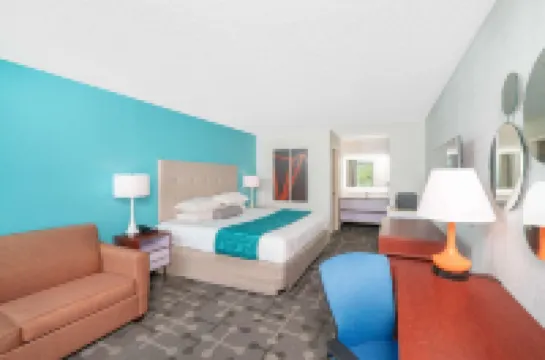 โฮเวิร์ด จอห์นสัน บายวินด์แฮม เอเคน