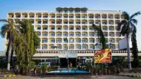 Hotel Mehran Hotels near Dolmen Mall Tariq Road