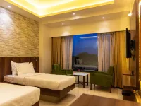 Hotel Pratham 솔라퍼 호텔
