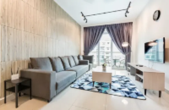 Seasons Luxury Apartment By UHA Hotels in Larkin