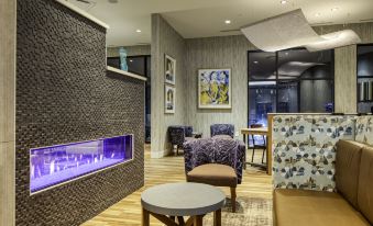 Holiday Inn Express & Suites Charlotte - South End
