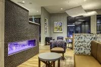 Holiday Inn Express & Suites CHARLOTTE - SOUTH END by IHG - موقف سيارات