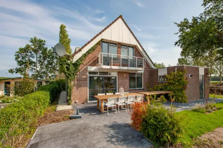 EuroParcs Poort Van Zeeland Отели в г. Хеллевутслёйс