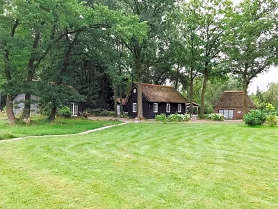Hof Van Eersel Hotel dekat Kempenmuseum De Acht Zaligheden
