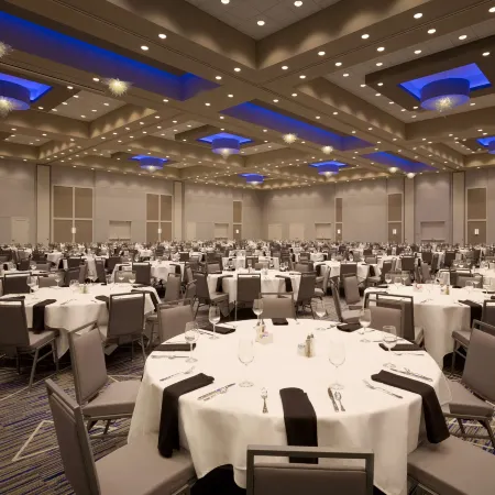 Embassy Suites by Hilton Kansas City Olathe