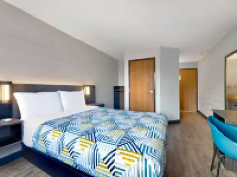 Motel 6 Cedar Rapids, IA - Airport Hotels in Cedar Rapids