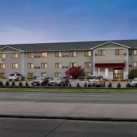 Super 8 by Wyndham Lincoln North