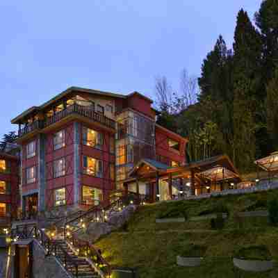 Golden Tulip Srinagar Hotel Exterior