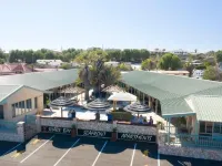 Shark Bay Seafront Apartments Hotels in Denham