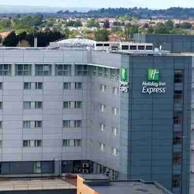 Holiday Inn Express Swindon City Centre Hotel Exterior