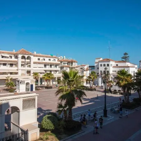 Abril Plaza de España Boutique