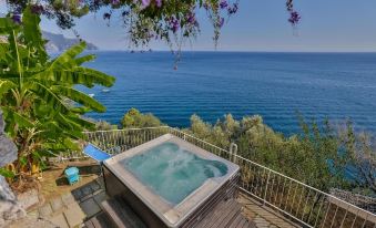 Villa Santa Maria - Luxury Sea View Rooms