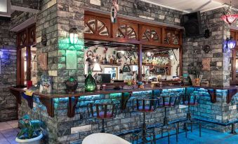 Yianna Hotel - Housity