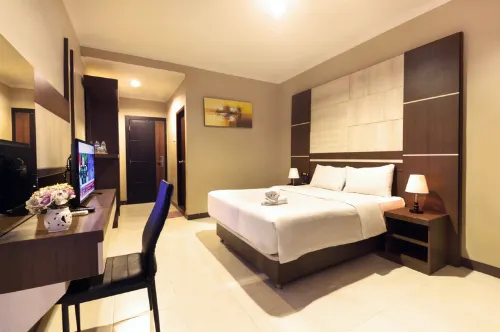 Hotel Sukajadi by Holie