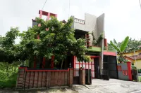 Mozza Guest House Hotels near Gazebo Indonesia