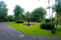 Lumire Hotel & Convention Centre Hotel di Monas