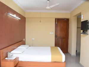 Hotel Surya Residency Majestic