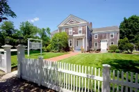 Bridgehampton Inn