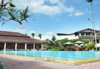 Trio Azana Resort Magelang - Семейные