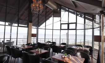 Hotel & Restaurant Utkiek - Housity