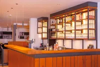 Hotel & Boarding House Schlosserwirt - parking