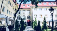 Hotel Holiday Park فنادق في Legionowo County