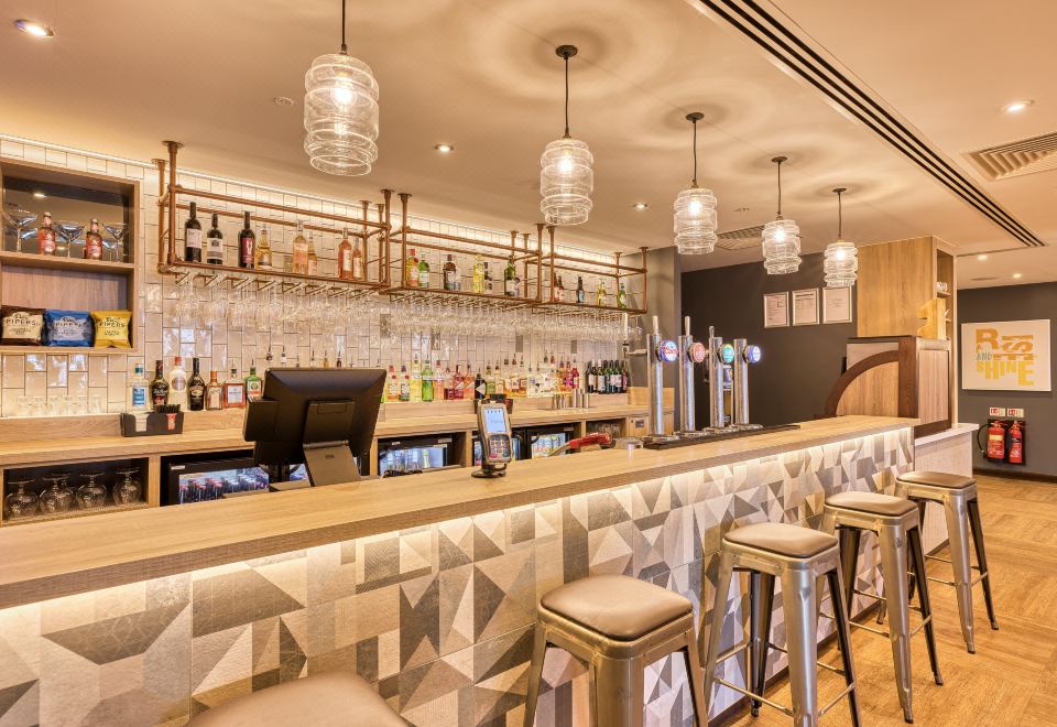 Premier Inn London Docklands (Canning Town): 2026 Deals & Reviews