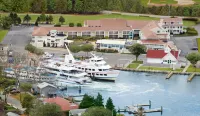 Hyannis Harbor Hotel