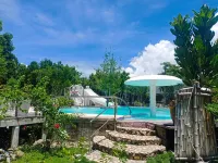 Hale Manna Coastal Gardens - Pools