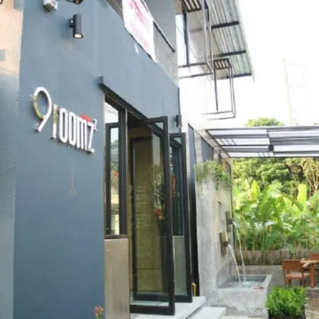 9Roomz Hotel
