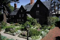 The Warlock House Hotel di Salem