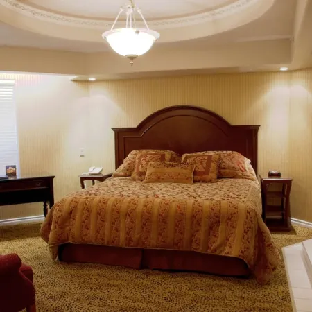 Chateau Louis Hotel & Conference Centre