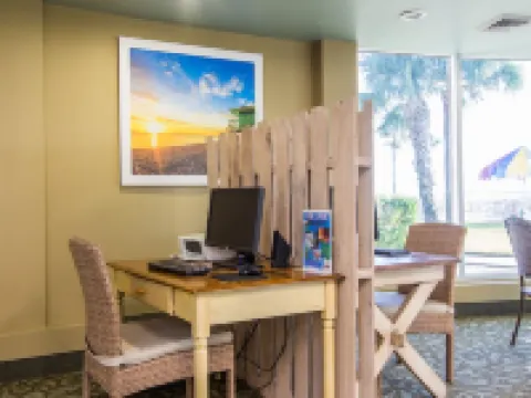 Days Inn & Suites by Wyndham Jekyll Island Hotels in Glynn County