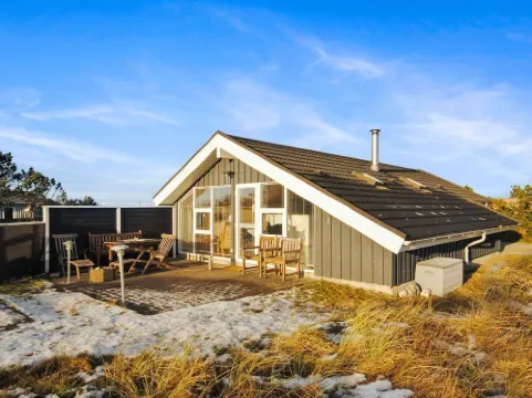 "Laurentia" - 800m from the Sea