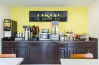 Super 8 by Wyndham Petersburg - breakfast