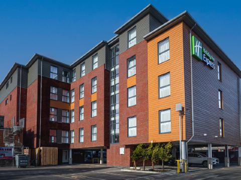 Holiday Inn Express FLEET by IHG