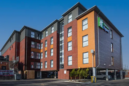Holiday Inn Express Fleet Hotels in Hart