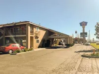加利福尼亞索萊達 6號汽車旅館