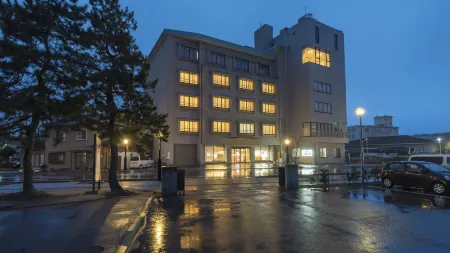 Hamazuru Отели рядом с достопримечательностью «Museum of Tsujiguchi Hironobu Le Musee De H»