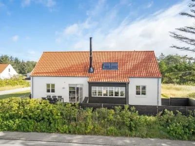 "Henke" - 500m from the Sea