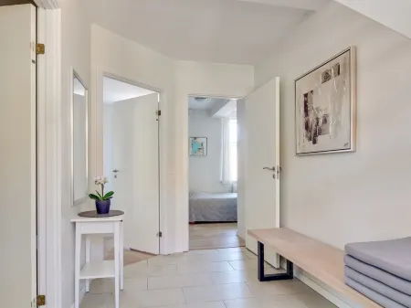 "Gyta" - 500m from the Sea