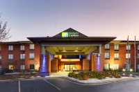 Holiday Inn Express & Suites Dayton-Centerville Hotels near Centerville Elks Football Stadium