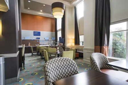 Holiday Inn Express & Suites Vicksburg