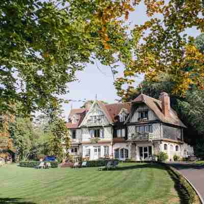 Le Manoir des Impressionnistes Hotel Exterior