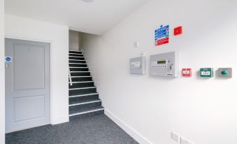 Luxury 1 & 2 Bed Apartment Free Parking