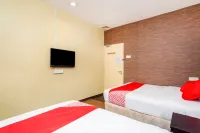 D'Pinetrees Hotel